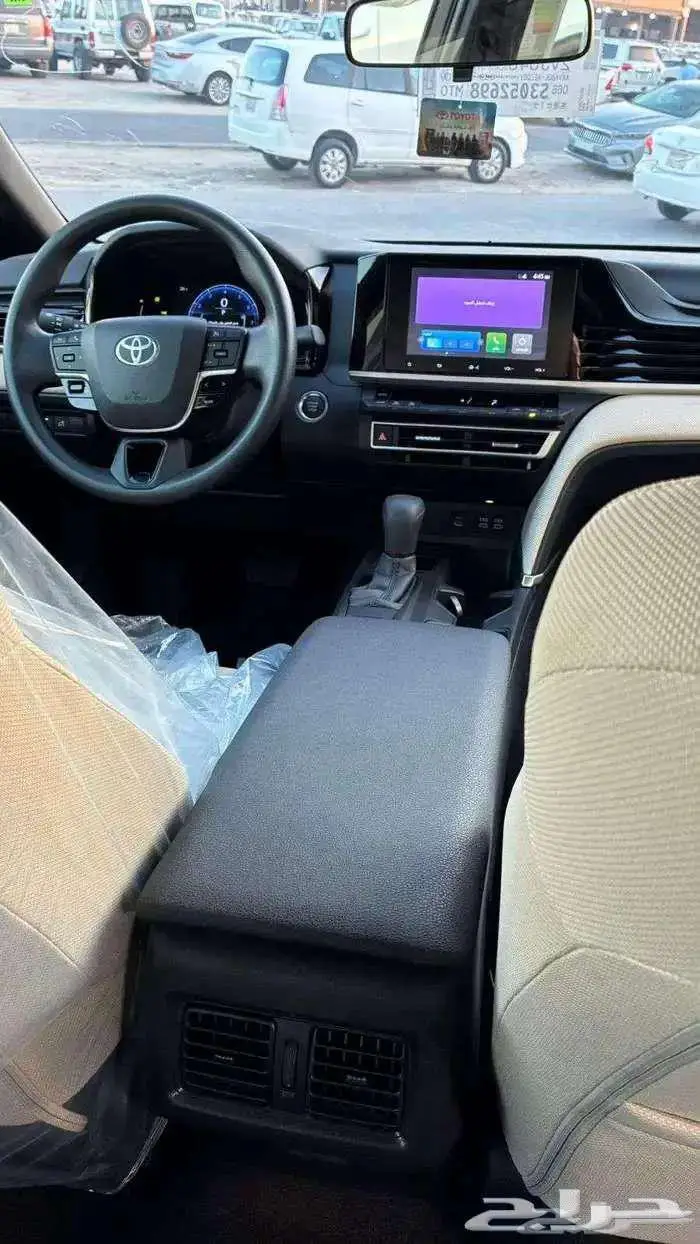 تويوتا كامري E 2025 بنزين استاندر 13