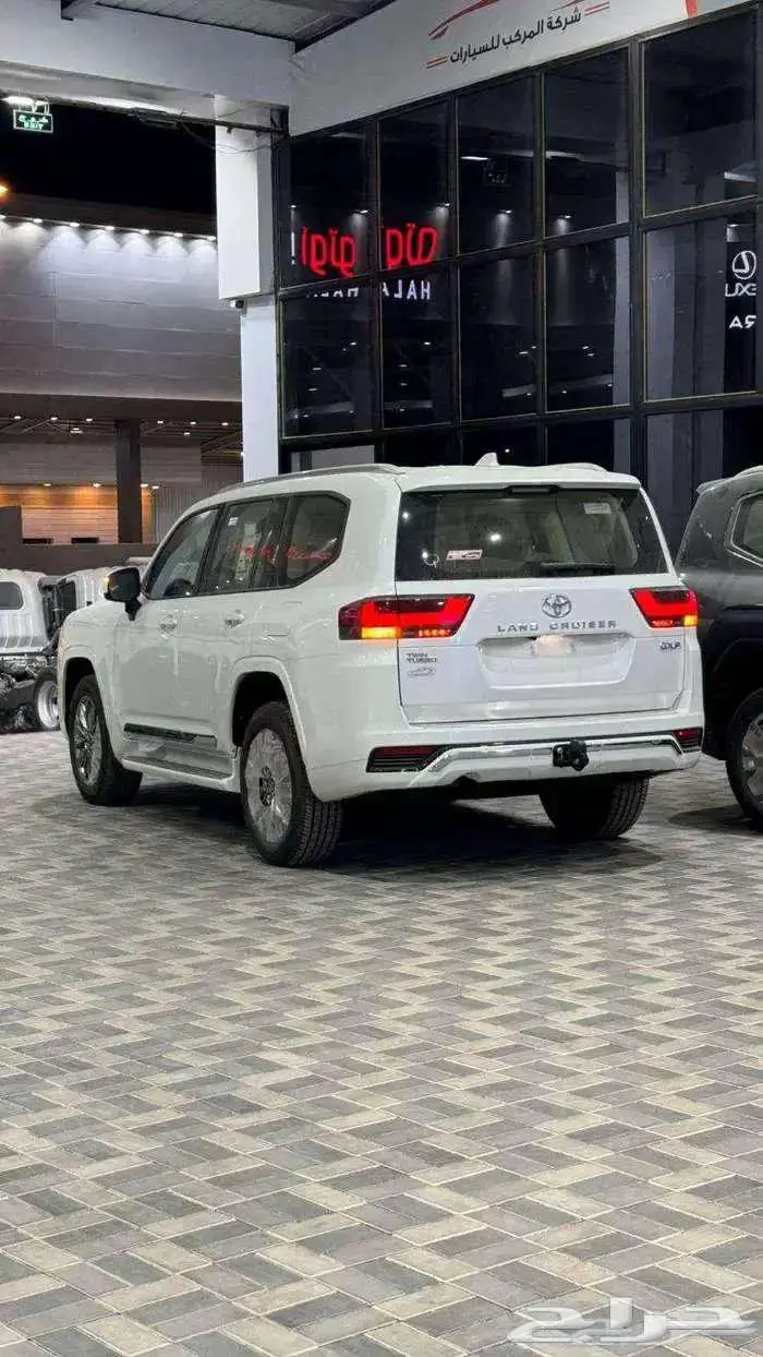 تويوتا لاندكروزر GXR L4 سعودي 2025 4