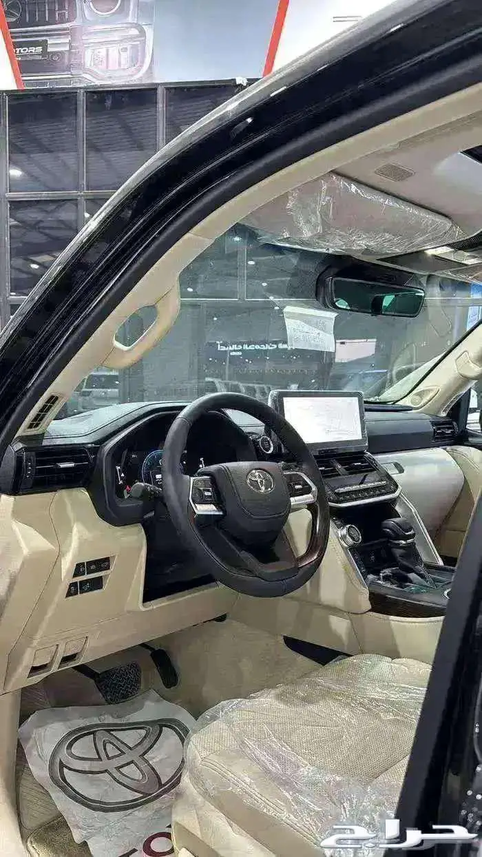 تويوتا لاندكروزر GXR L5 فل كامل وارد الساير 2026 - 353.000 1