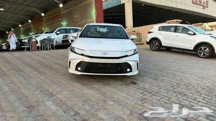 تويوتا كامري E 2025 بنزين استاندر 2