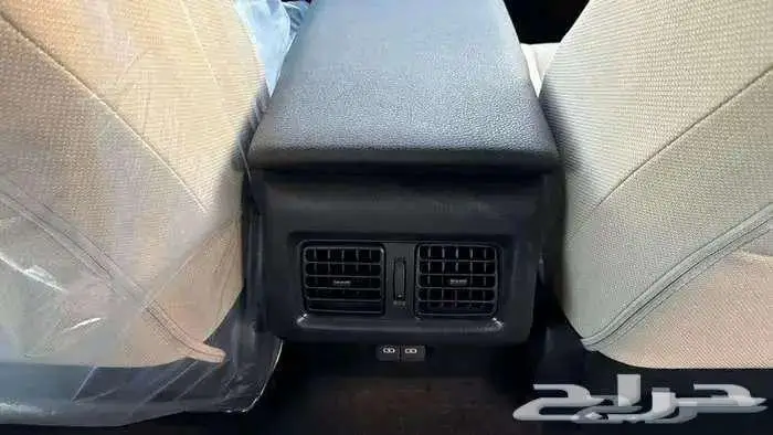 تويوتا كامري E 2025 بنزين استاندر 14