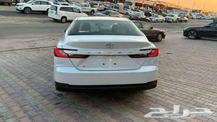 تويوتا كامري E 2025 بنزين استاندر 6
