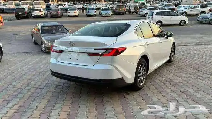 تويوتا كامري E 2025 بنزين استاندر 5