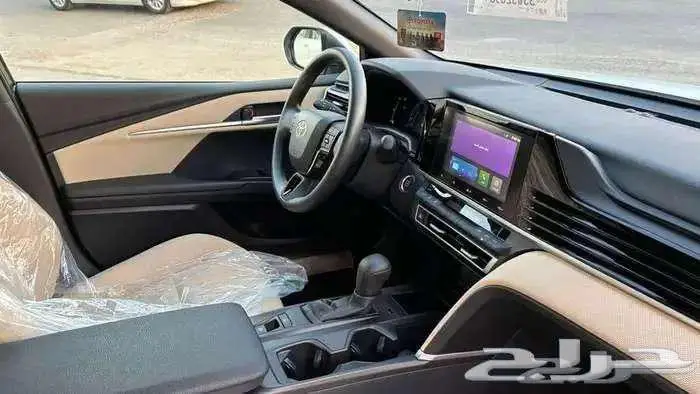 تويوتا كامري E 2025 بنزين استاندر 8