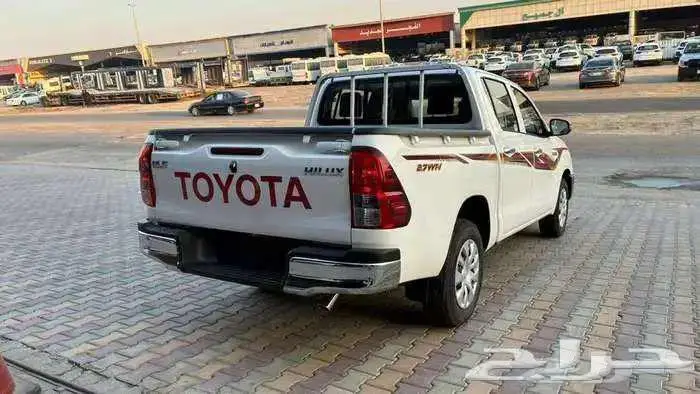 هايلوكس غمارتين 2025 بنزين قير أتوماتيك بريمي 5