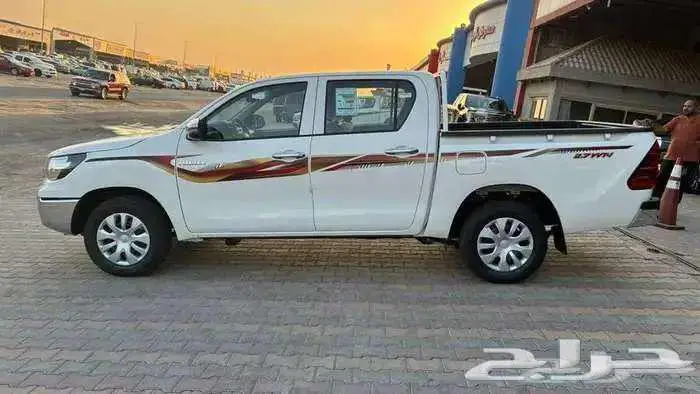 هايلوكس غمارتين 2025 بنزين قير أتوماتيك بريمي 3