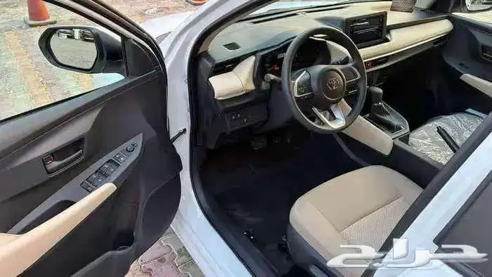 تويوتا ياريس 2026 y استاندر 10