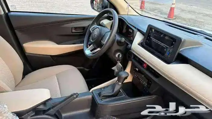 تويوتا ياريس 2026 y استاندر 9