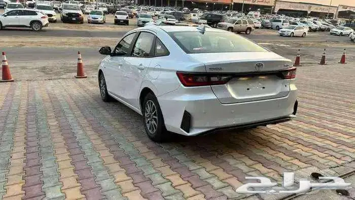 تويوتا ياريس 2026 y استاندر 5