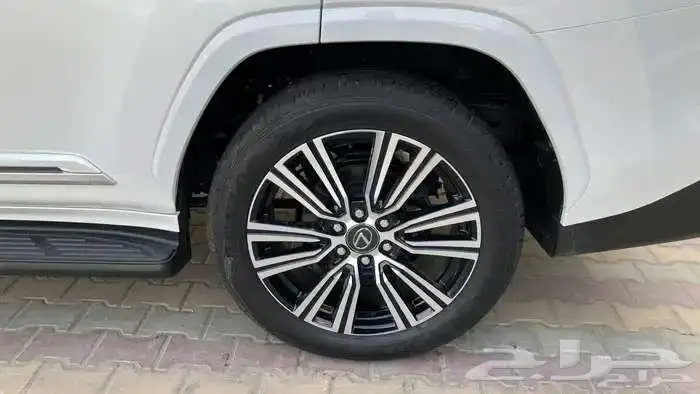 لكزس 2024 BB LX600 سعودي 15