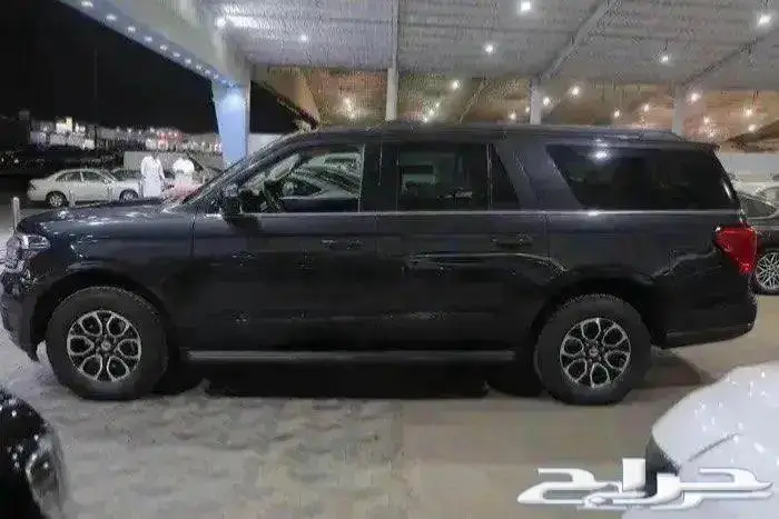 فورد اكسبيديشن XLT بانوراما جلد بدون دبل موديل 2024 3
