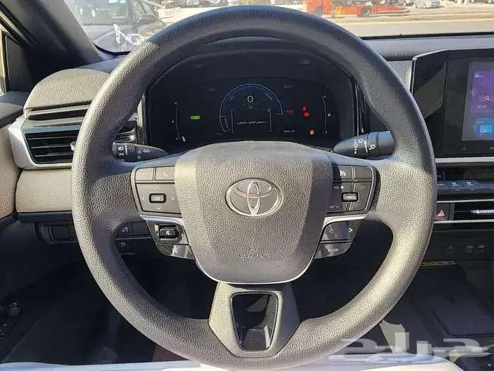 تويوتا كامري E ستاندر 2025 سعودي بنزين 8