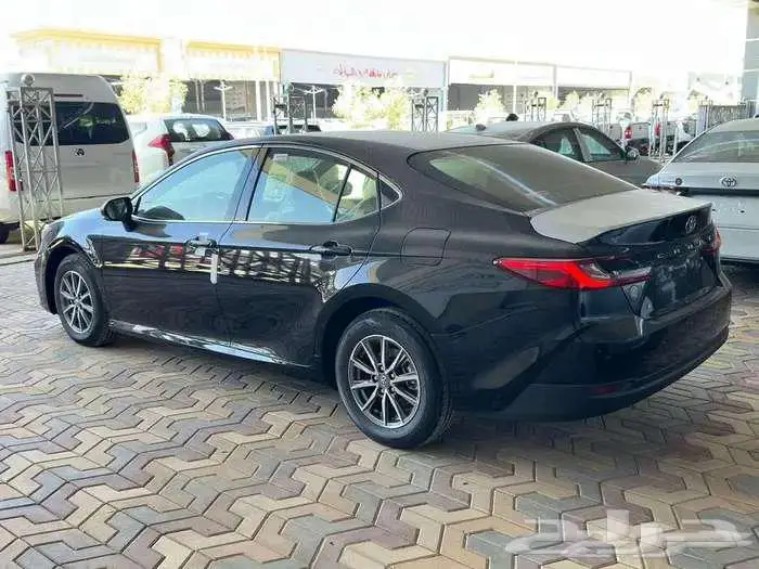 تويوتا كامري E ستاندر 2025 سعودي بنزين 3