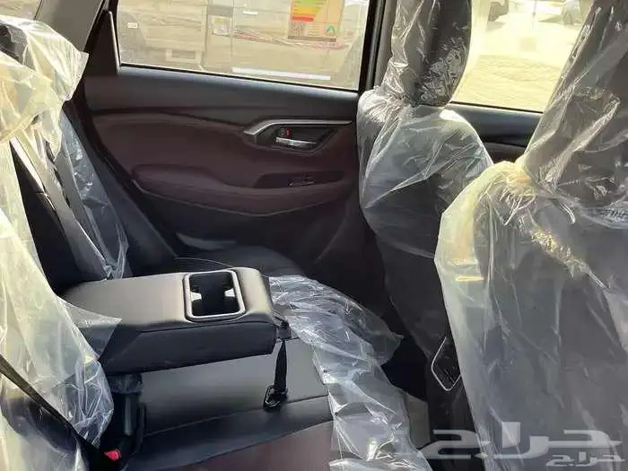 تويوتا اوربان كروزر 2025 فل كامل GLX 7