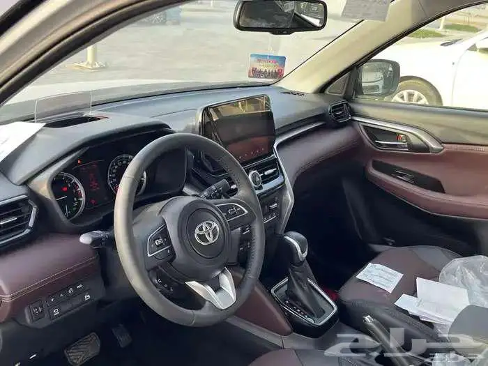 تويوتا اوربان كروزر 2025 فل كامل GLX 5