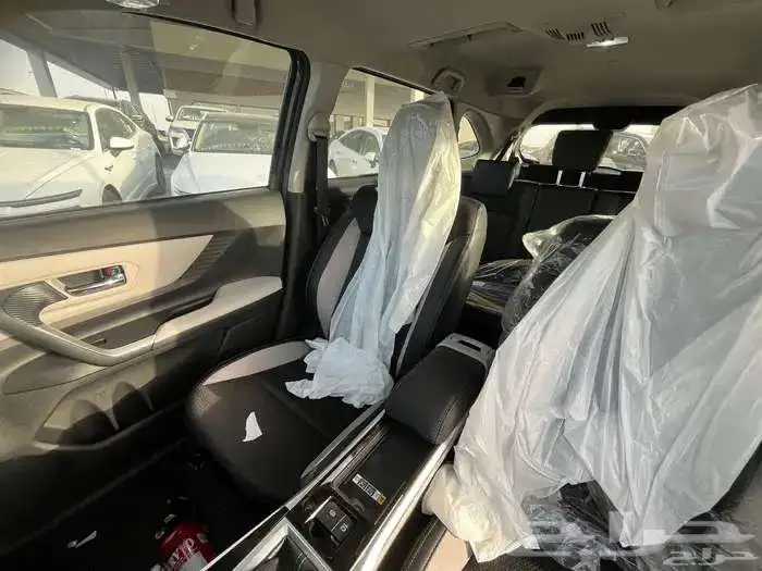 تويوتا فيلوز م2025 متوفر جميع الالوان 7