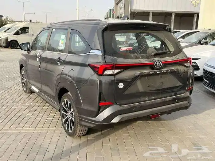 تويوتا فيلوز م2025 متوفر جميع الالوان 4