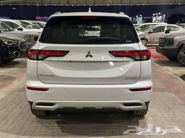 عرررض خااص ميتسوبيشي اوتلاندر نص فل موديل 2025 2