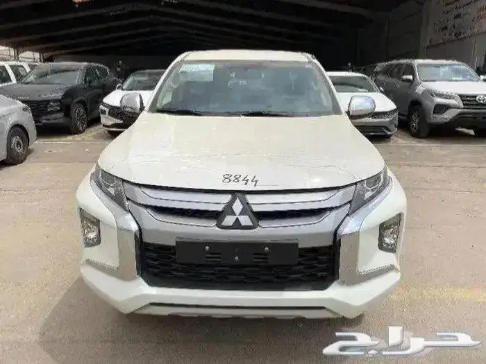 ميتسوبيشي L200 دبل ديزل عادي 2023 1