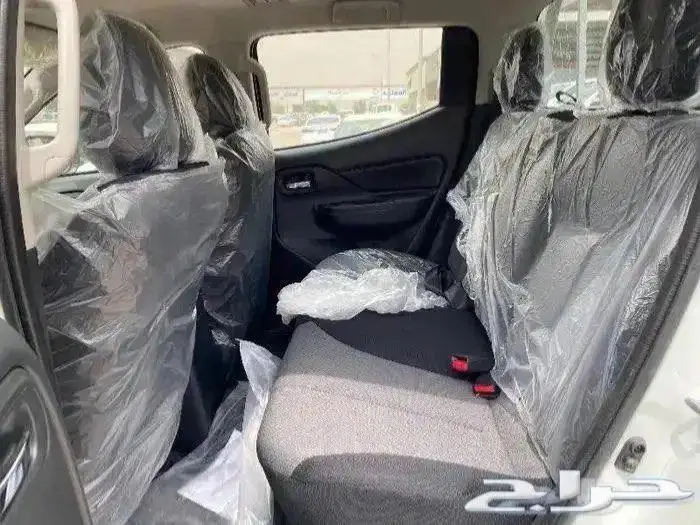 ميتسوبيشي L200 دبل ديزل عادي 2023 9