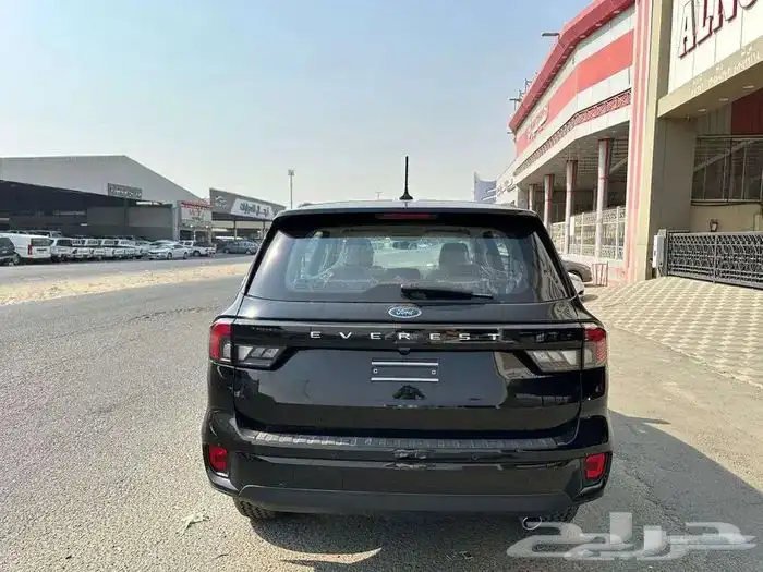 فورد ايفريست XLS موديل 2025 دفع باعي كاش اقساط 11