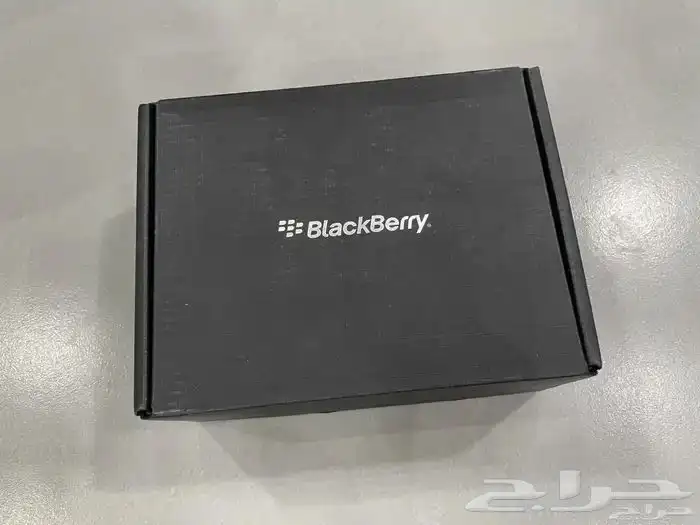 بلاك بيري بولد 9000 نظيف مع كامل ملحقاته 0