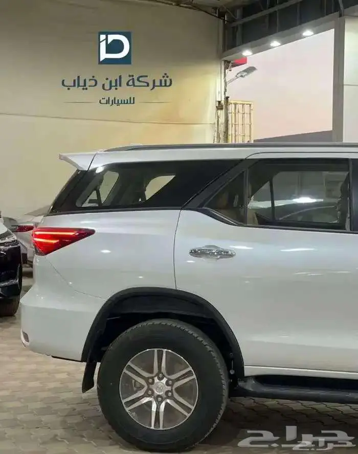 فورتشنر VX1 بنزين 6 سلندر 2025 3