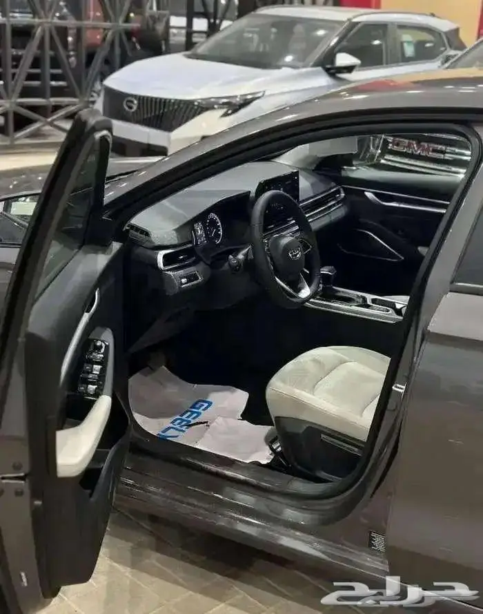 جيلي امجراند ستاندر 2025 نقدي وتأجير منتهي بالتمليك 3