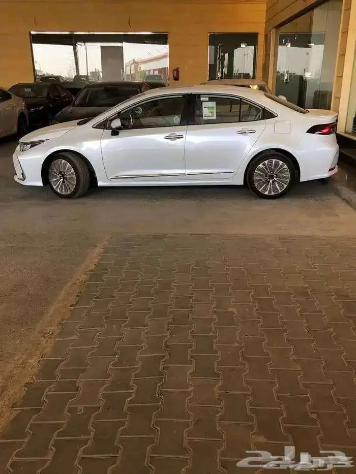 تويوتا كورولا GLI فل كامل موديل 2024 متوفر لدى الحسن 1