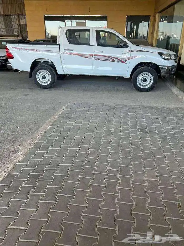 تويوتا هايلوكس GL2 غمارتين سلق ديزل 2025 متوفر لدى الحسن 4