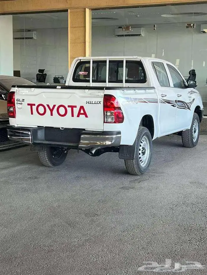 تويوتا هايلوكس GL2 غمارتين سلق ديزل 2025 متوفر لدى الحسن 2
