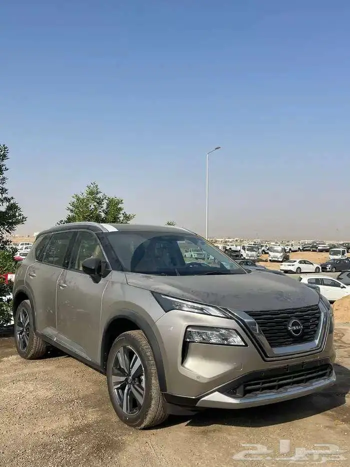 نيسان اكستريل SL فل كامل 2025 لدى الخضر للسيارات 3