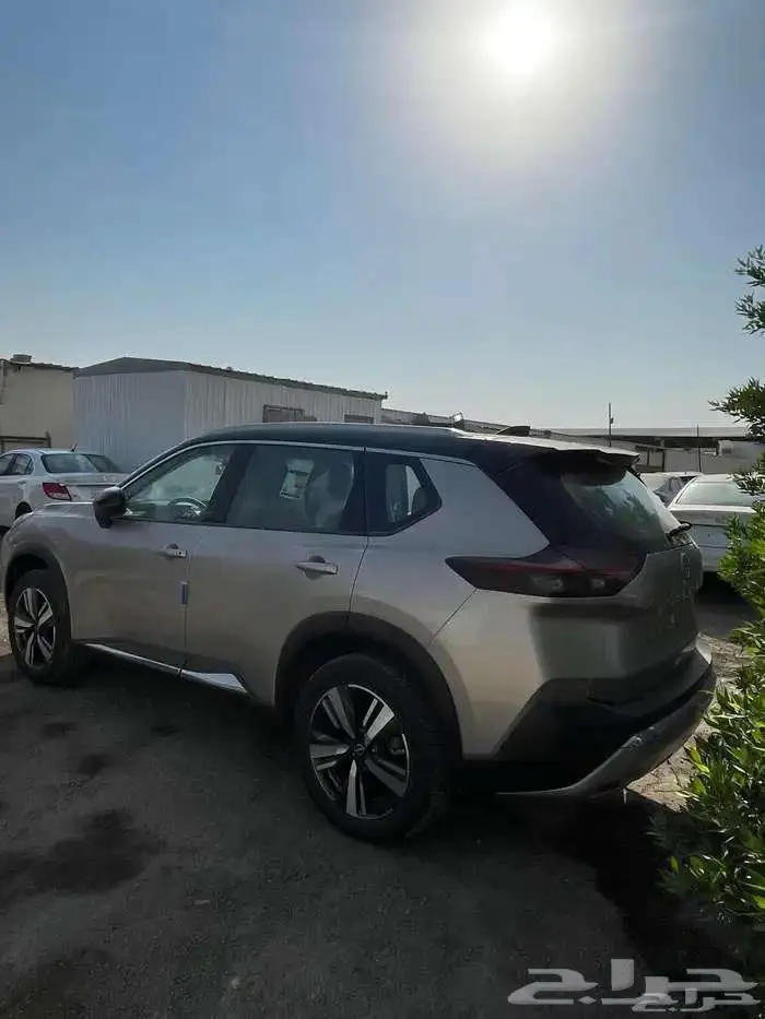 نيسان اكستريل SL فل كامل 2025 لدى الخضر للسيارات 1