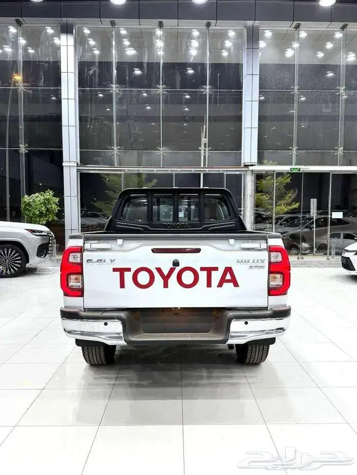 هايلوكس غمارتين S-GLX 4 4 اوتوماتيك بنزين 2025 8