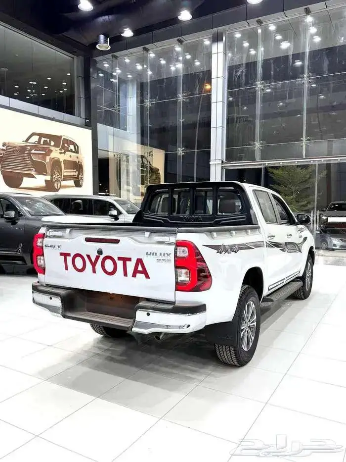 هايلوكس غمارتين S-GLX 4 4 اوتوماتيك بنزين 2025 7