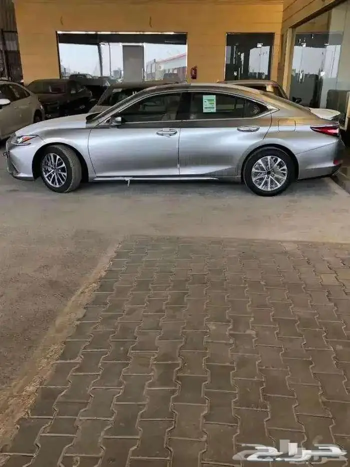 لكزس ES 350 فئه CA موديل 2025 بقسط 2695 الحسن 1