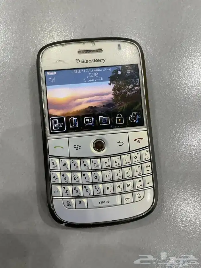 بلاك بيري بولد 9000 نظيف مع كامل ملحقاته 5
