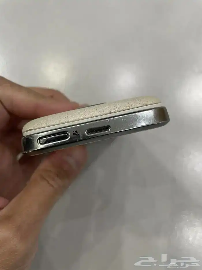 بلاك بيري بولد 9000 نظيف مع كامل ملحقاته 8