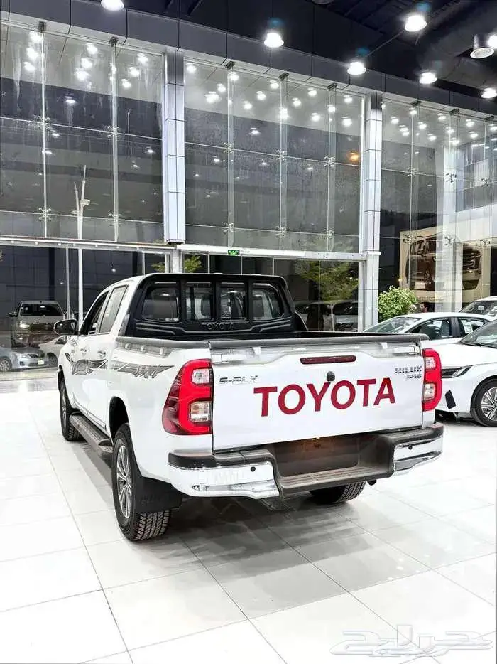 هايلوكس غمارتين S-GLX 4 4 اوتوماتيك بنزين 2025 6