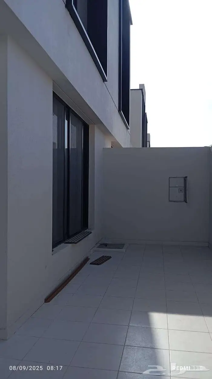 فلل بالحلقة الشرقية سعر مليون و390الف 1