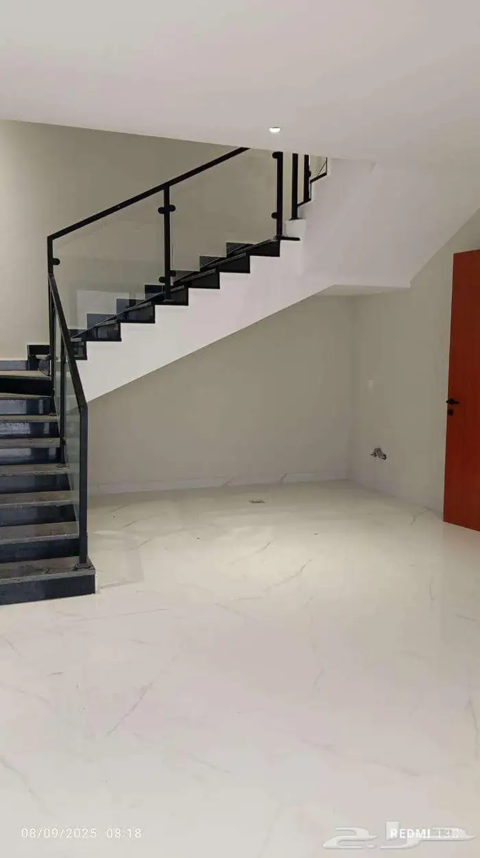 فلل بالحلقة الشرقية سعر مليون و390الف 2