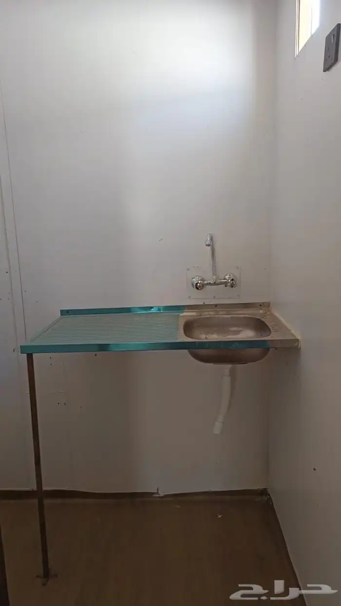 للبيع غرفة بركس متنقلة جاهزة برتبل مع دورة مياه و مطبخ 4 8 6