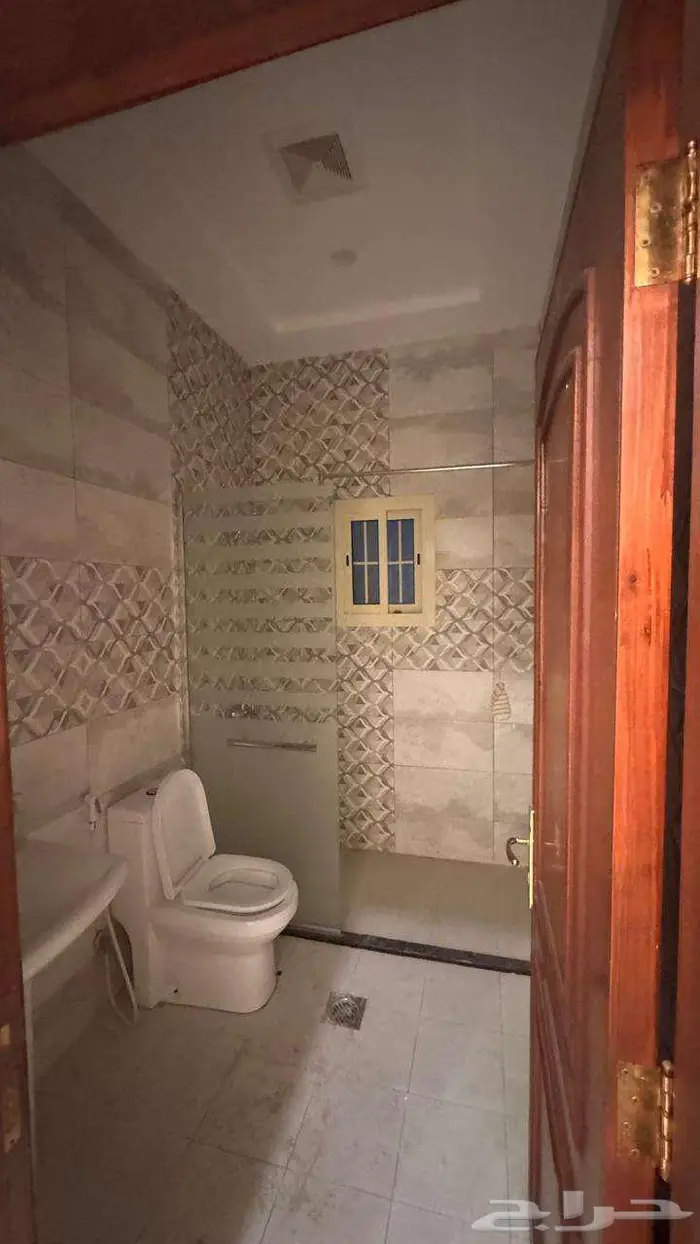 للبيع فيلا راقية بحي الفيصلية 13