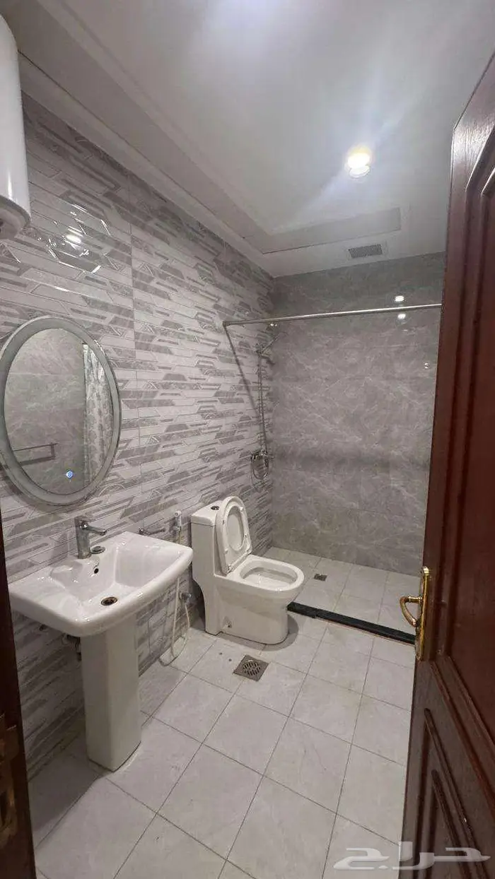 للبيع فيلا راقية بحي الفيصلية 4