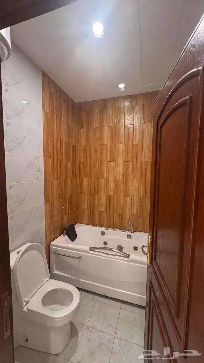 للبيع فيلا راقية بحي الفيصلية 10