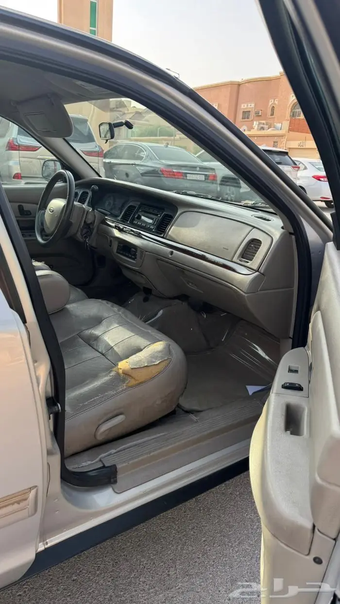 فورد كراون فكتوريا 2011 فل كامل محركات نضيفه جدا 3