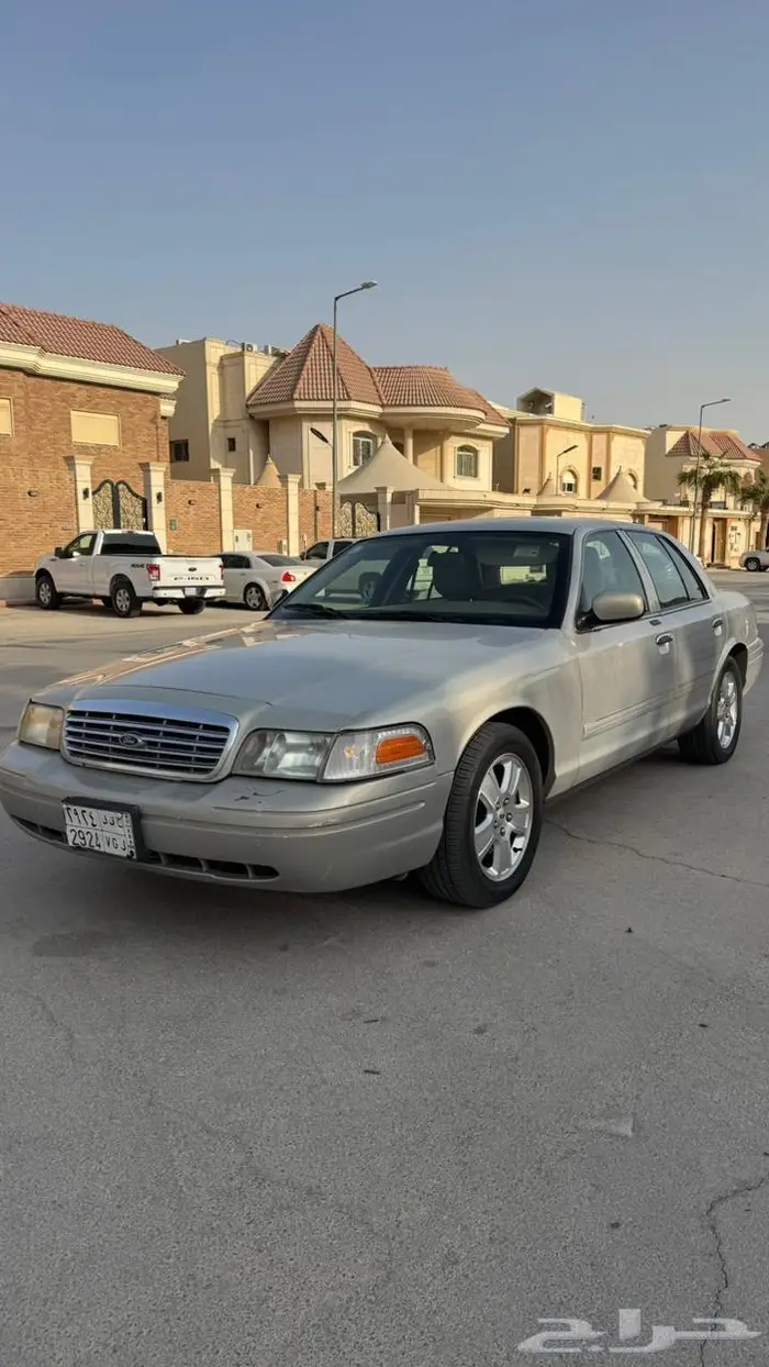 فورد كراون فكتوريا 2011 فل كامل محركات نضيفه جدا 4