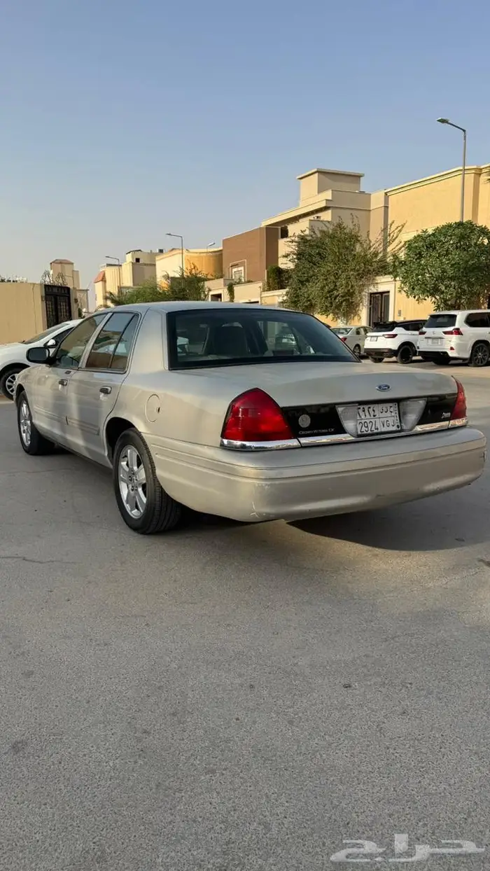 فورد كراون فكتوريا 2011 فل كامل محركات نضيفه جدا 1
