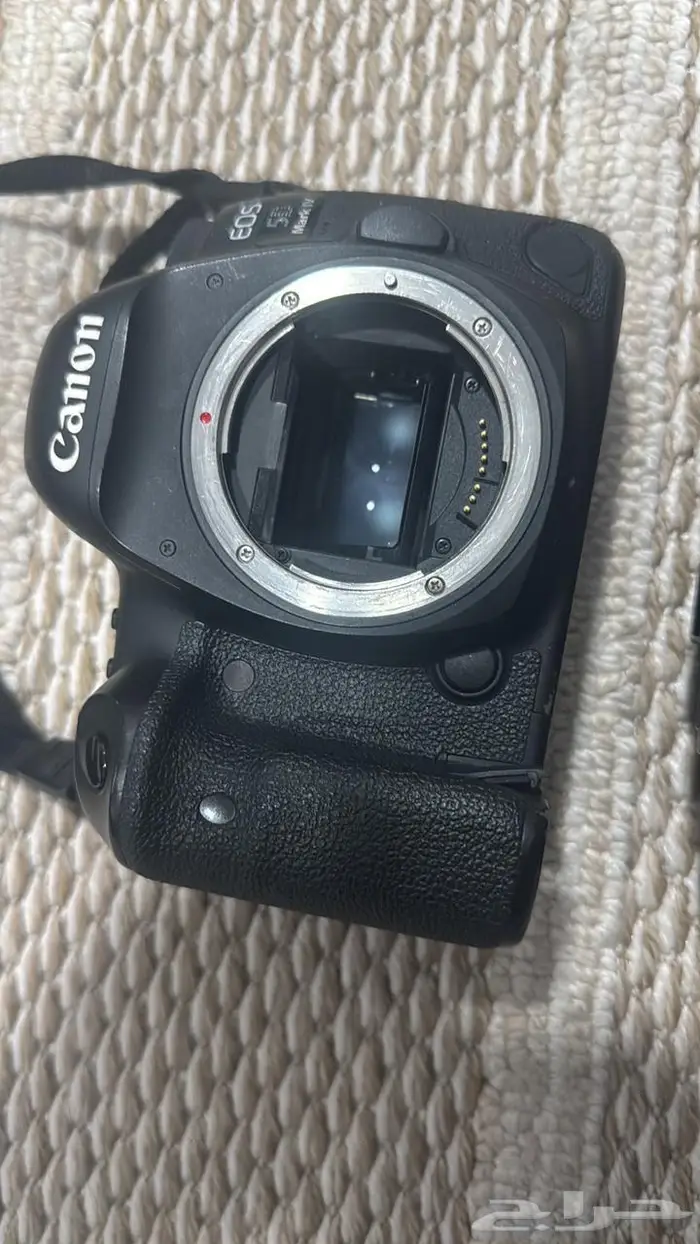 كاميرا كانون Mark 4 2