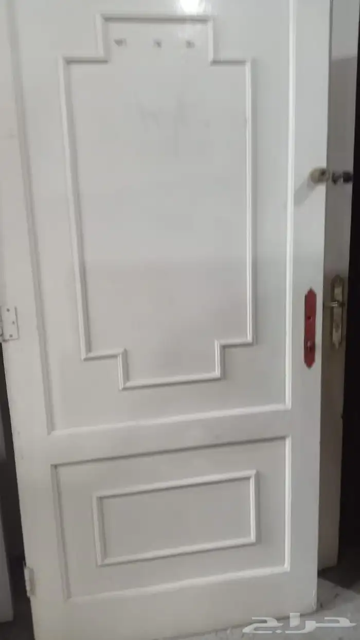 انت نبواب خشب مستخدمه وحديد والمنيوم جديد للبيع 5